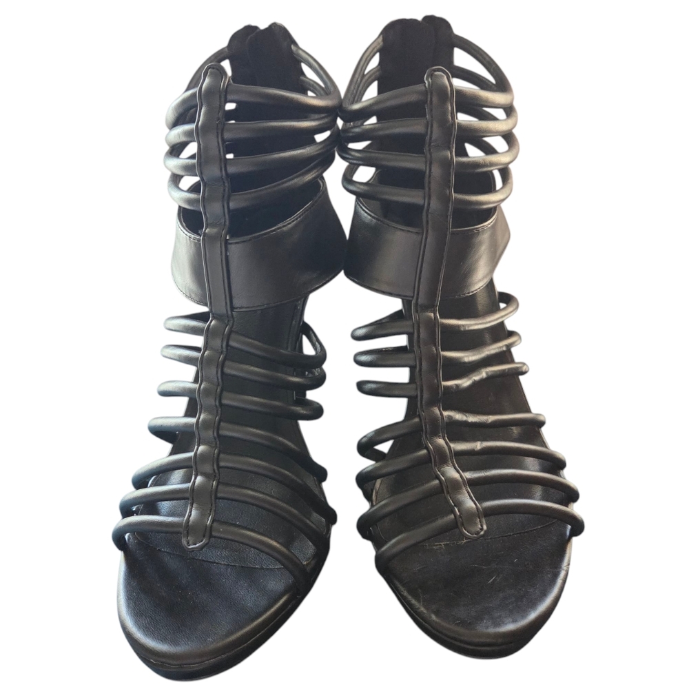 WOMENS Torrid BLACK  STRAPPY PEEP TOE SANDALS High Heels. Size 9 EUC